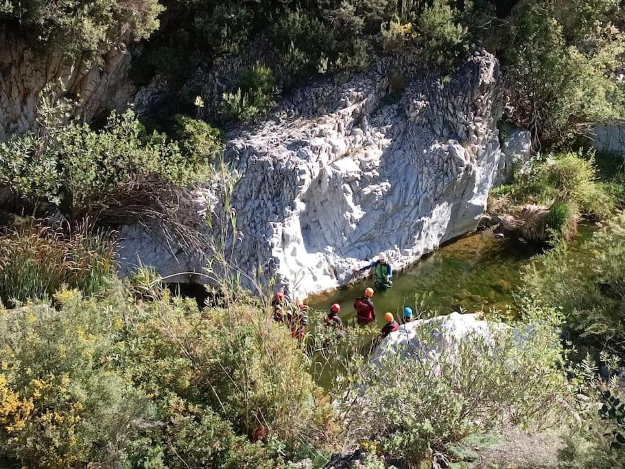 Hermosa Casita De Pueblo Con Piscina En Benahavís Esterno foto